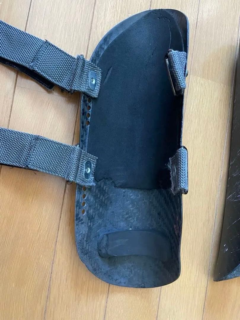 ボーノミルクさん専用です！TTR SL用　カーボンレガース　シンガード　中古