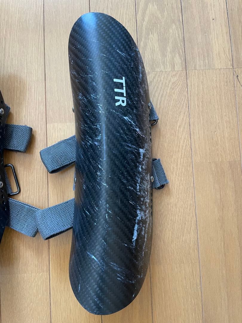 ボーノミルクさん専用です！TTR SL用　カーボンレガース　シンガード　中古