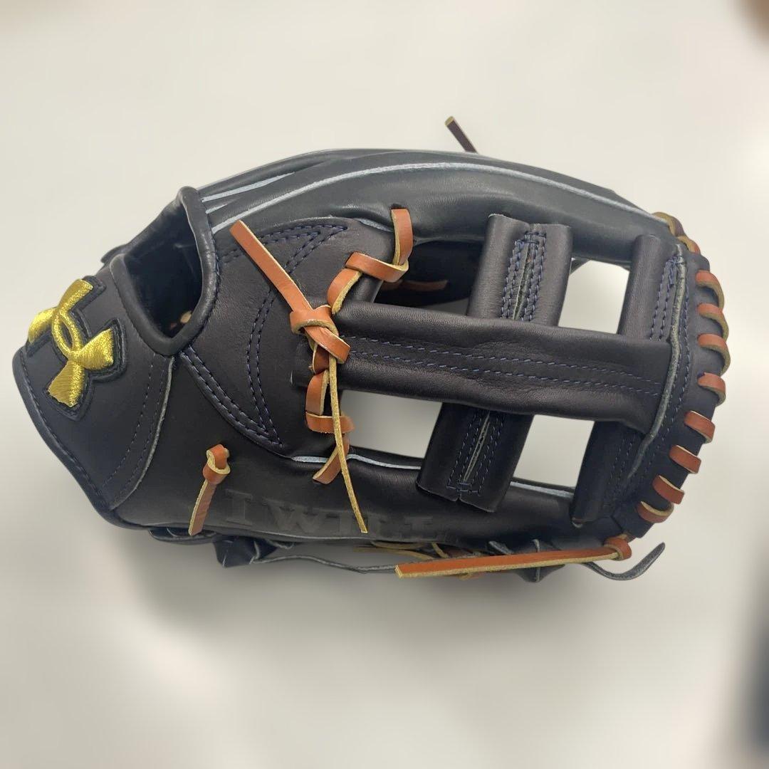 レア Under Armour アンダーアーマー 硬式野球グローブ 黒