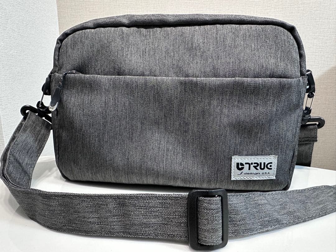 【美品】Canon EOS M100 ダブルズームレンズキット バッグ付き