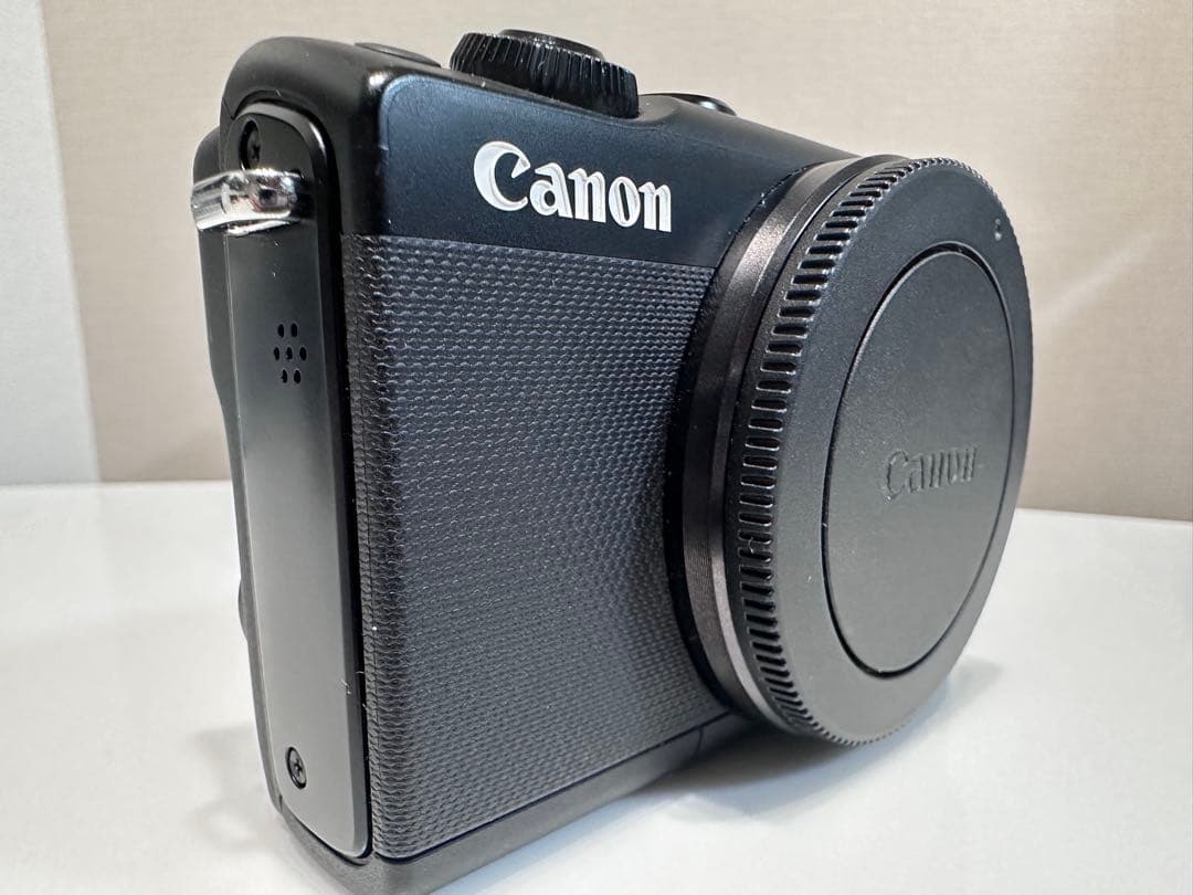 【美品】Canon EOS M100 ダブルズームレンズキット バッグ付き