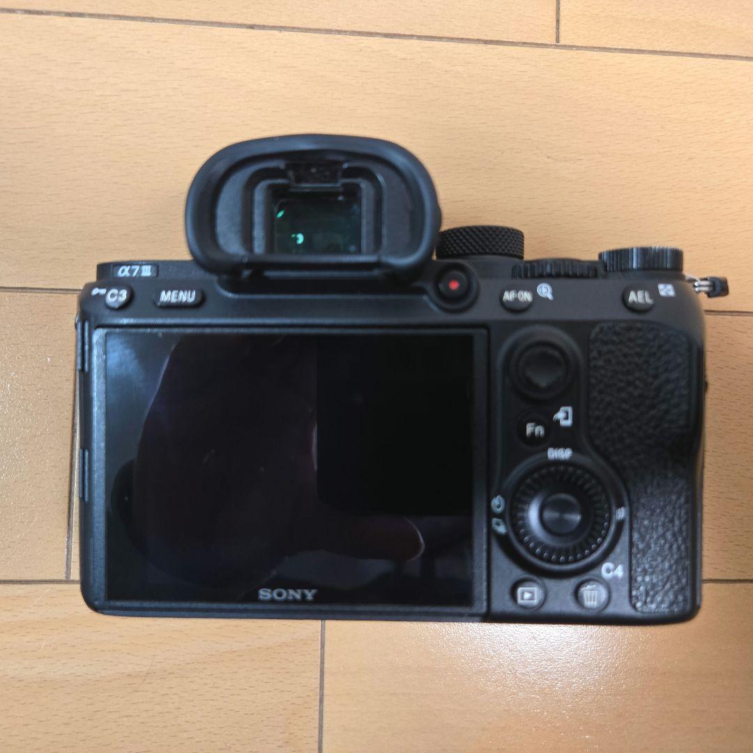 SONY α7 III ミラーレス一眼カメラ　バッテリー.取説.箱あり