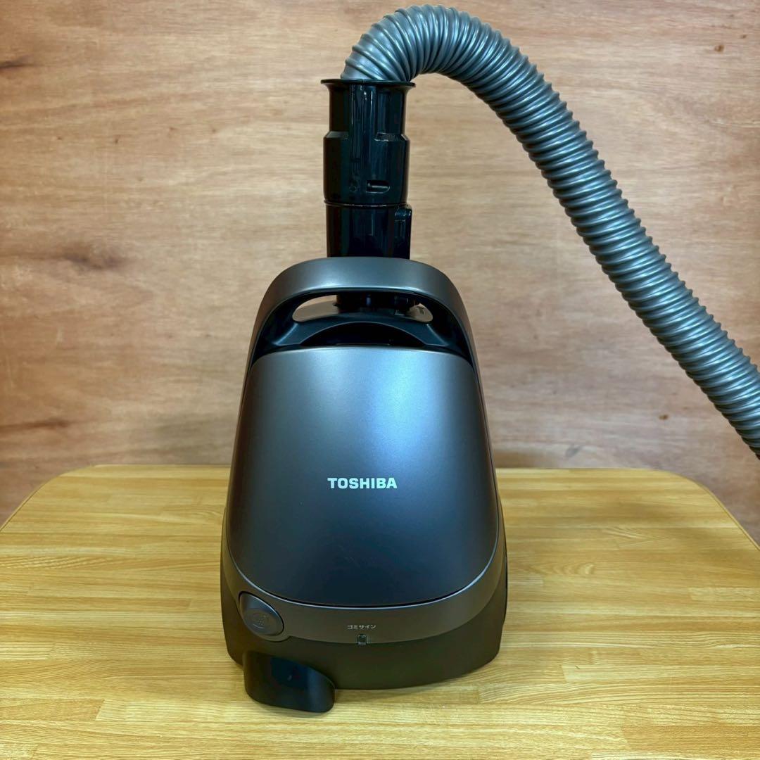 一都三県限定　配送無料　掃除機　紙パック式　TOSHIBA 東芝　2024年製