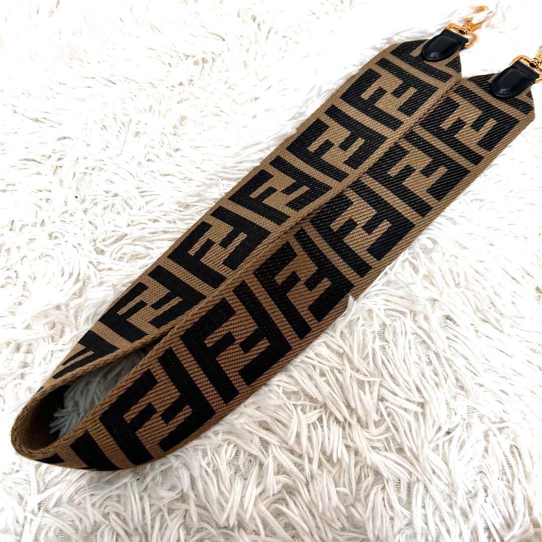 美品　FENDI フェンディ　ストラップユー　ズッカ柄　レザー　キャンバス