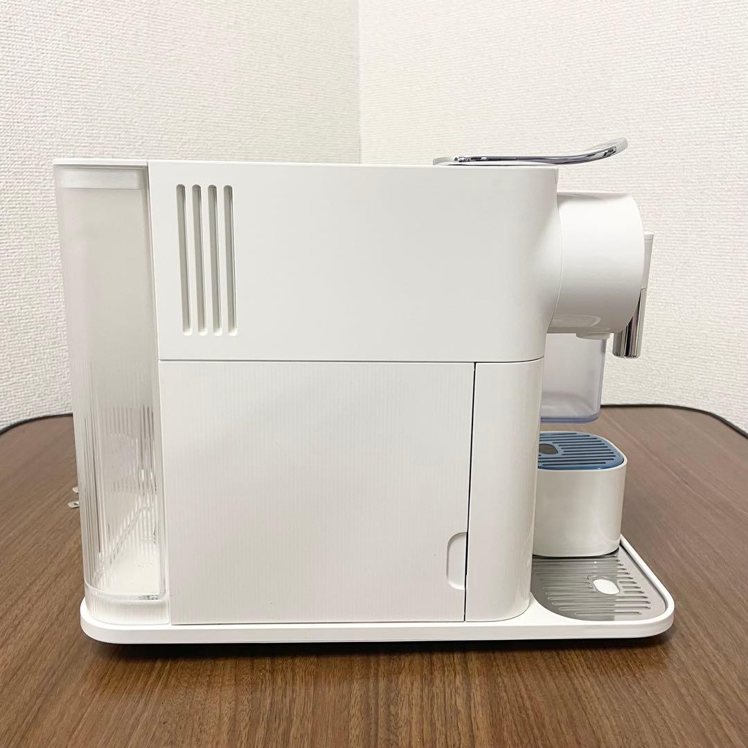 コーヒーメーカー　ネスプレッソ　ラティシマワン　F121 ホワイト