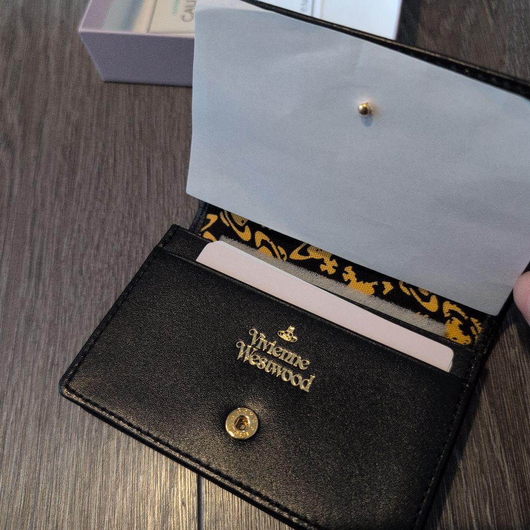 【冬が大好きです】Vivienne Westwood 黒 レザー 名刺入れ