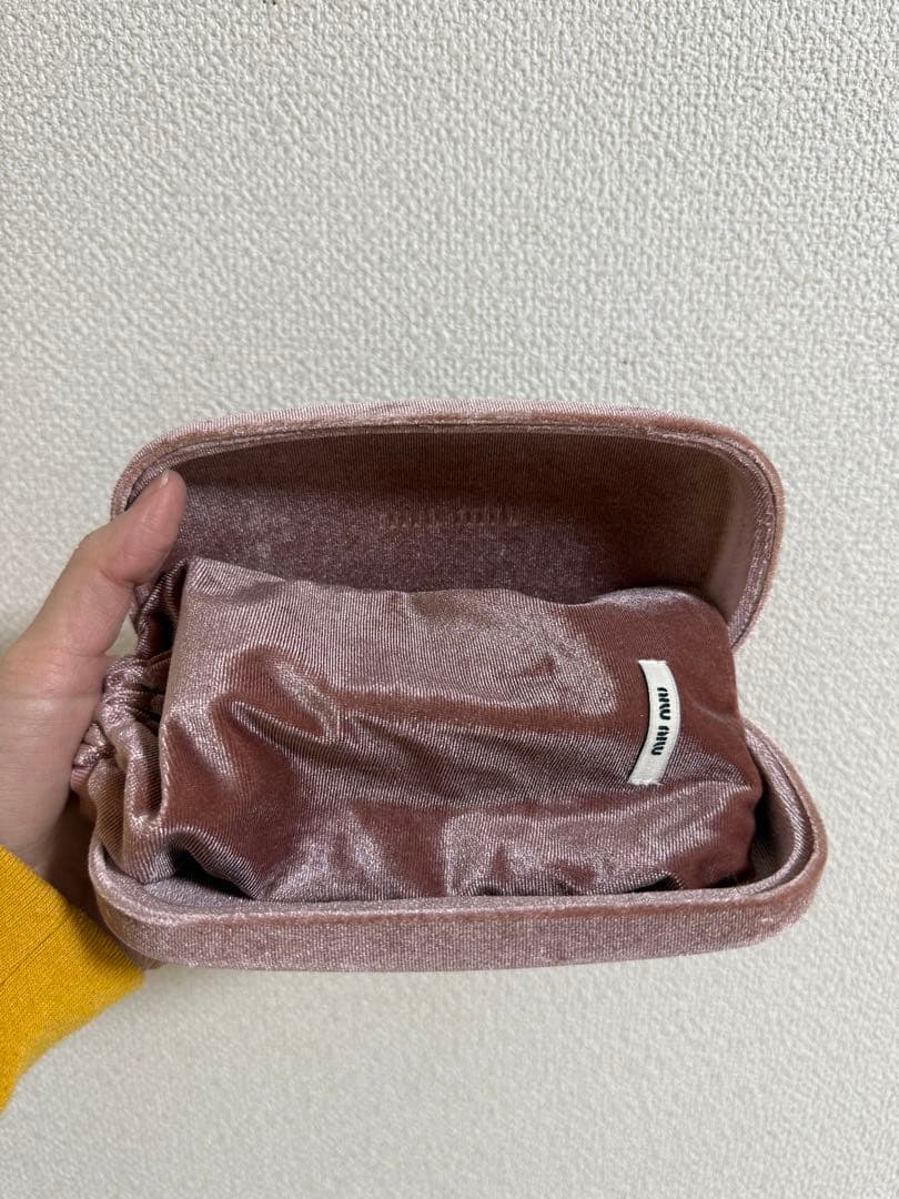 miu miu ピンク ベルベット 収納ケース