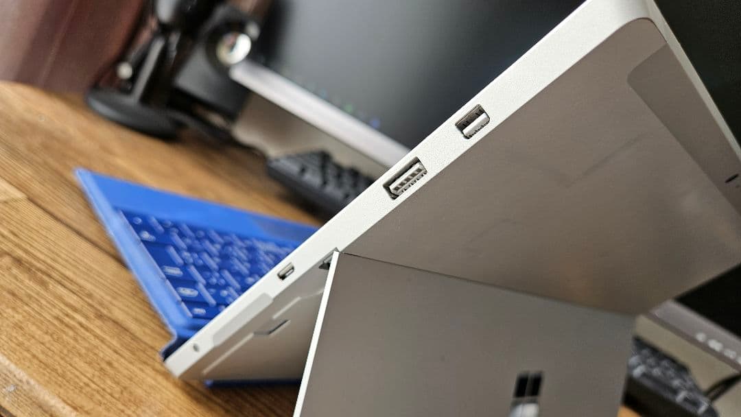 Windowsタブレット本体 Microsoft Surface 3 128GB model1645