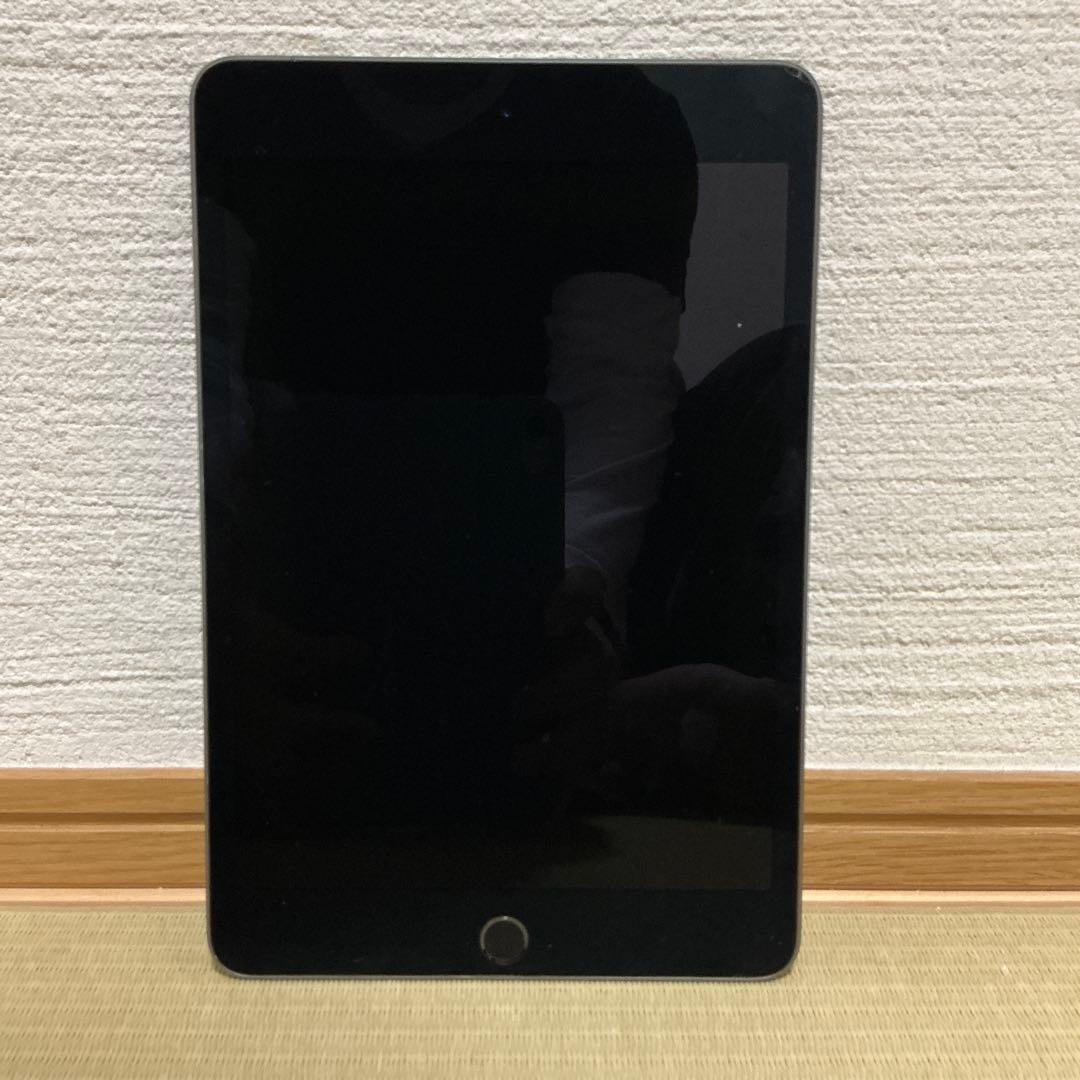 iPad mini 5 初期化済み　画面ひび割れあり