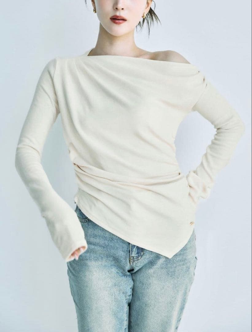 【ポローラ】アシンメトリードレープロングスリーブトップス　poláura