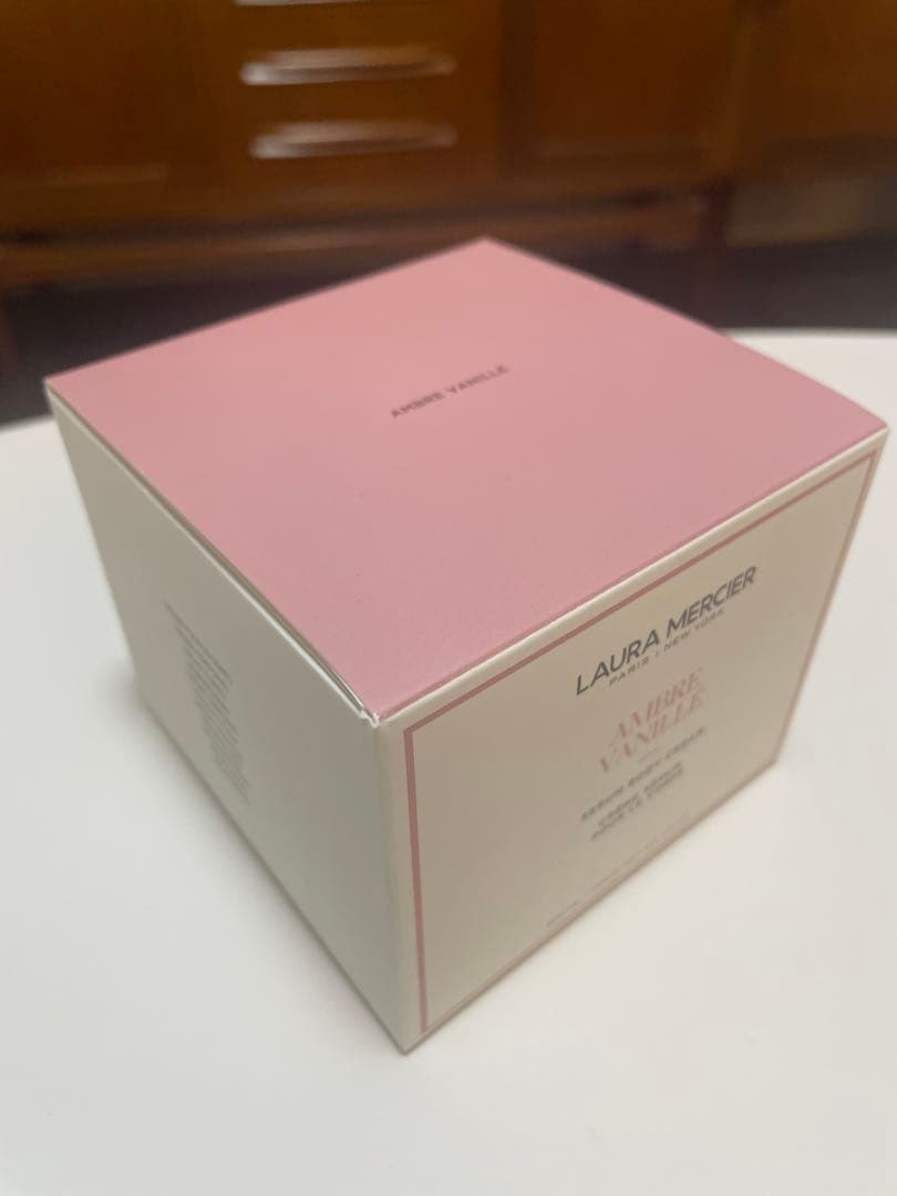 新品未使用　ローラメルシエ　 アンバーバニラ　セラムボディクリーム 200ml