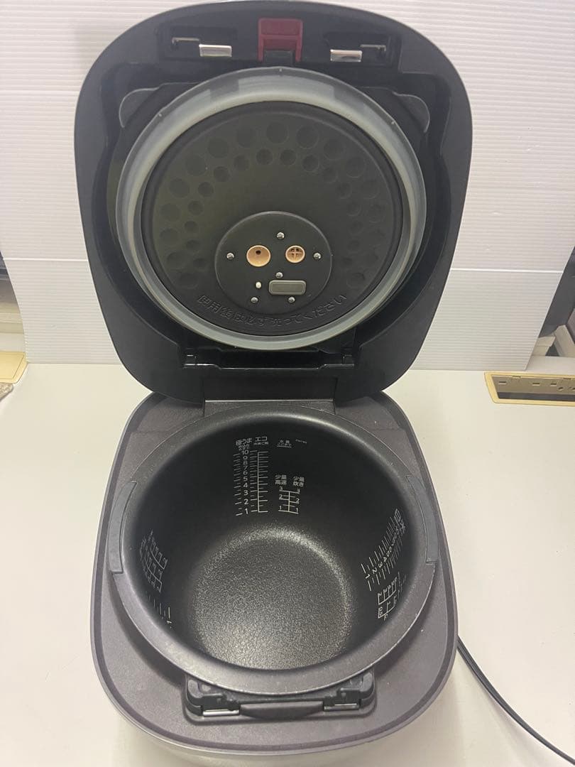 炊飯器 タイガー魔法瓶 IH炊飯ジャー　10合 １升JPI-H180TD