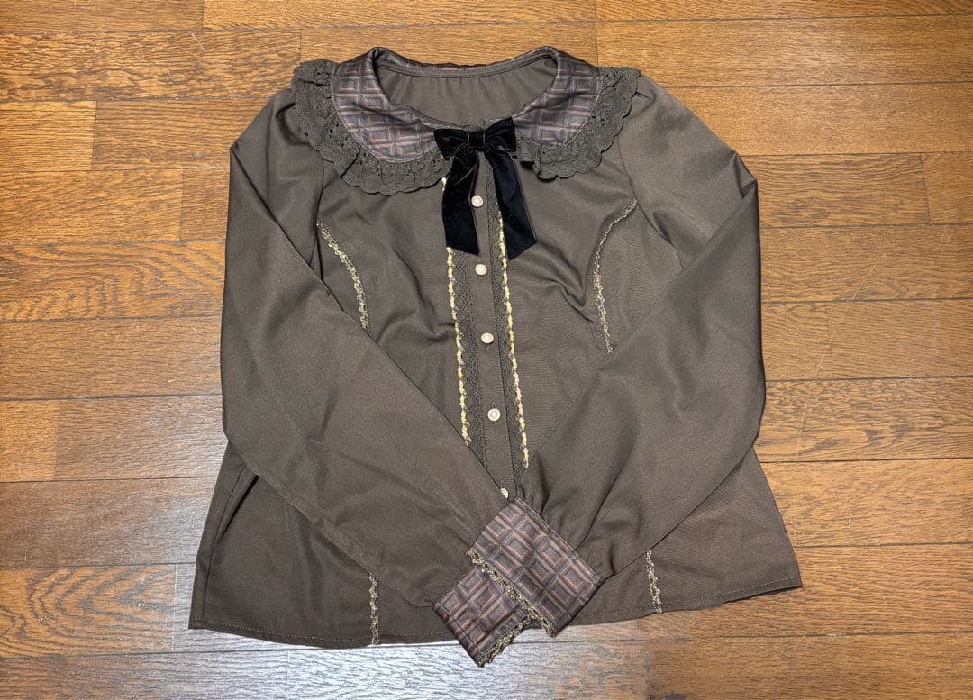 新品タグ付き✴︎シャルミエール　チョコレート柄衿ブラウス