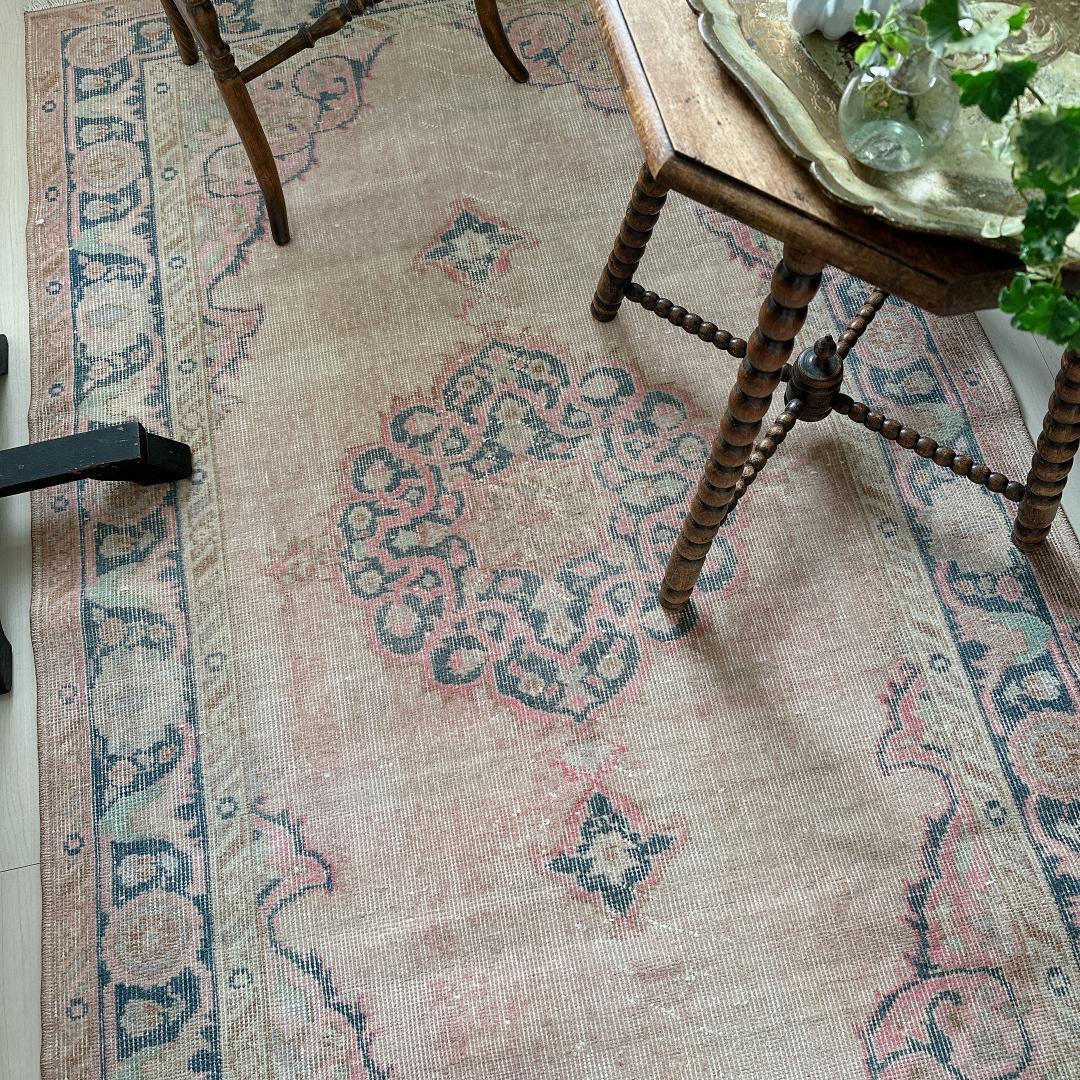 トルコヴィンテージラグ A63 高級 レア ピンク ベージュ ネイビー ミント