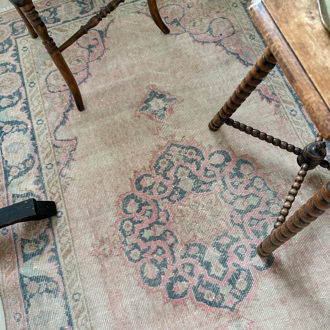 トルコヴィンテージラグ A63 高級 レア ピンク ベージュ ネイビー ミント