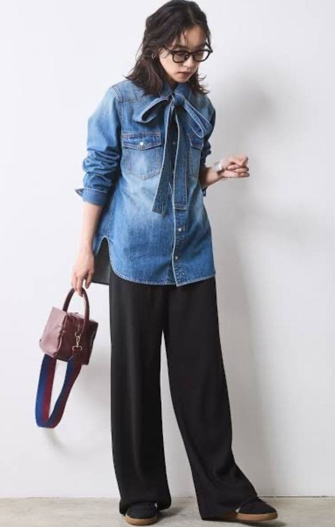 綿100％ライトオンスデニムリボンタイ付シャツ