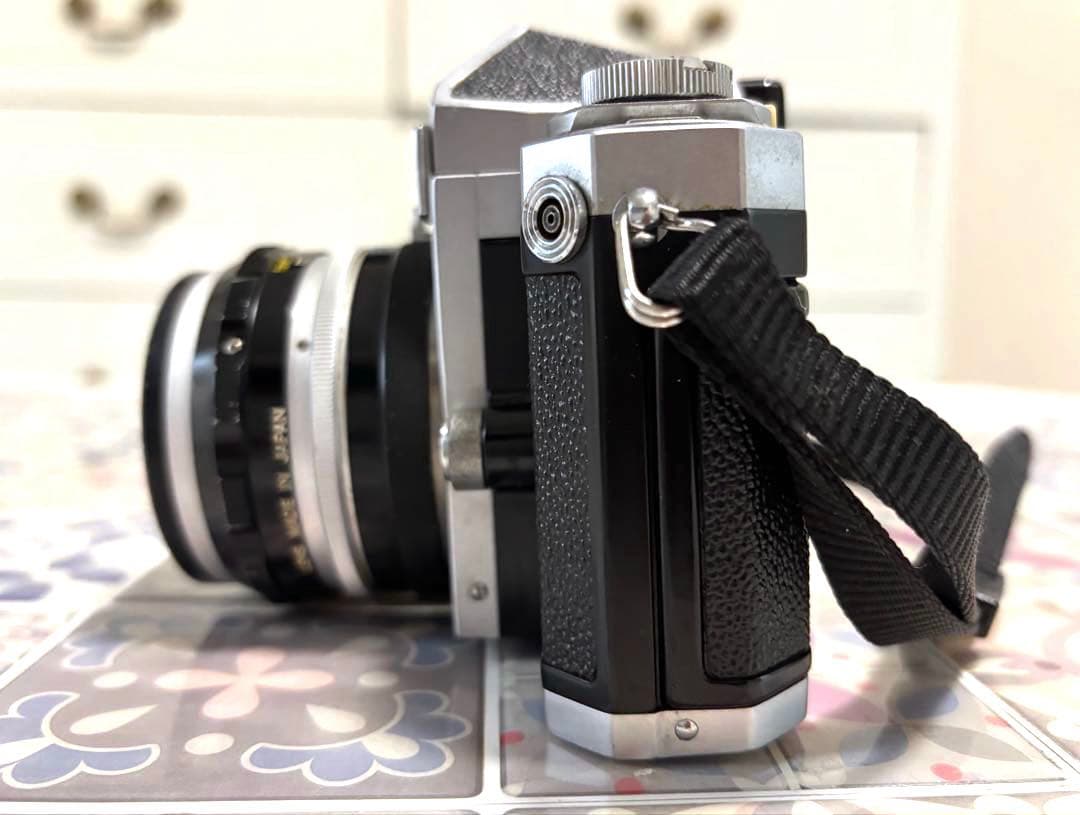 Nikon Ｆ　一眼レフカメラ Nikkor 50mmレンズ付き