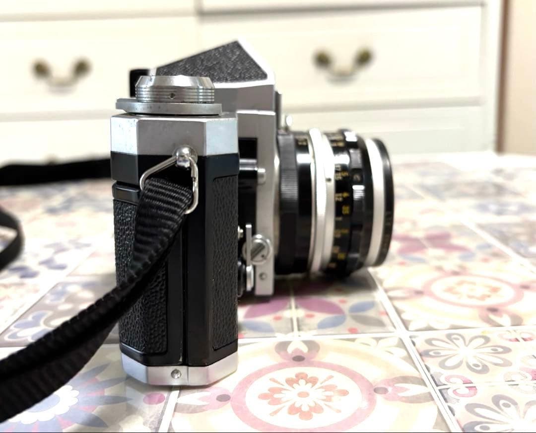 Nikon Ｆ　一眼レフカメラ Nikkor 50mmレンズ付き