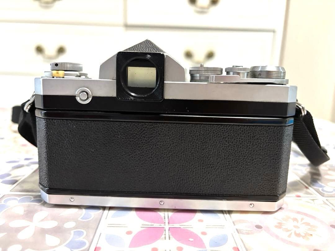 Nikon Ｆ　一眼レフカメラ Nikkor 50mmレンズ付き