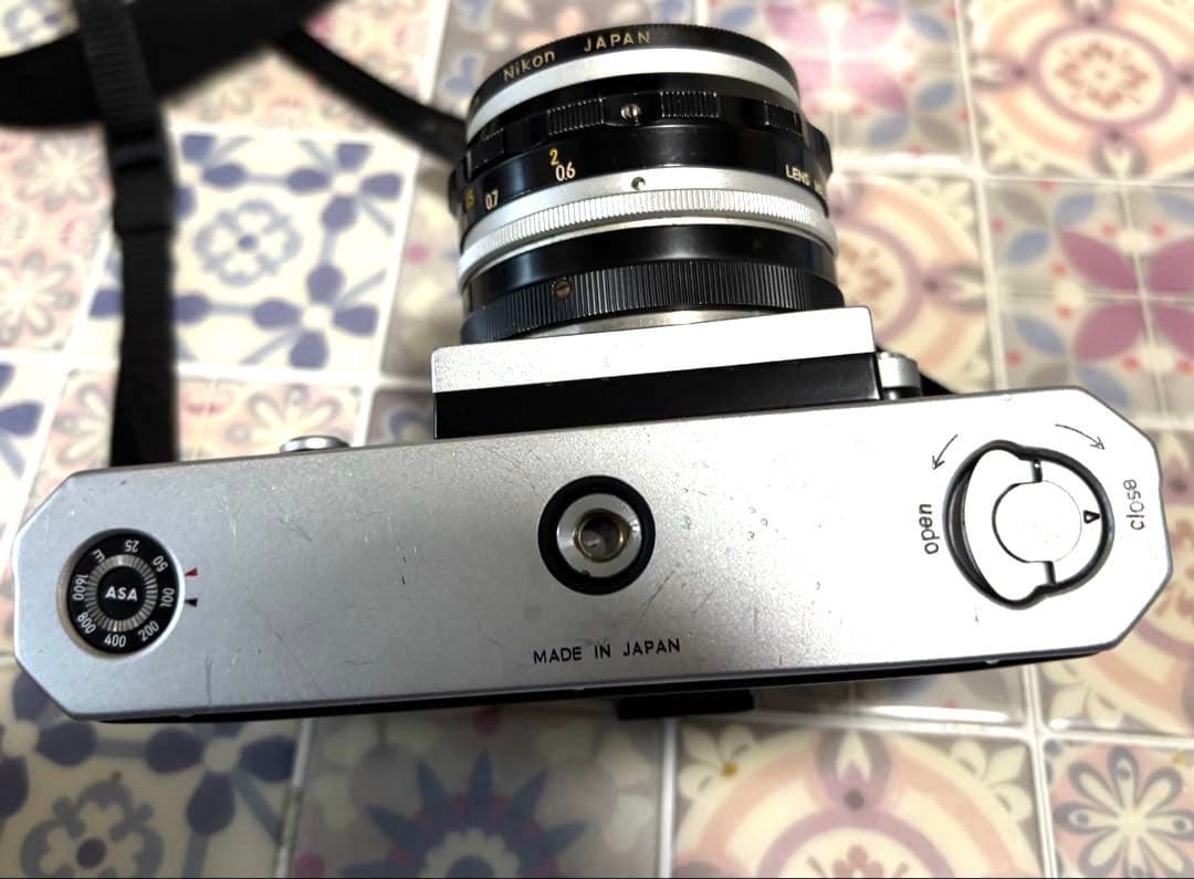 Nikon Ｆ　一眼レフカメラ Nikkor 50mmレンズ付き