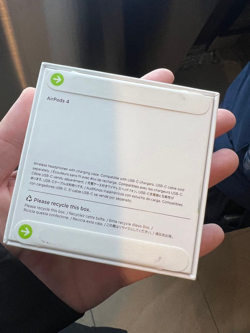 Apple AirPods 4 本体 充電ケーブル付き 一度だけ使用しました