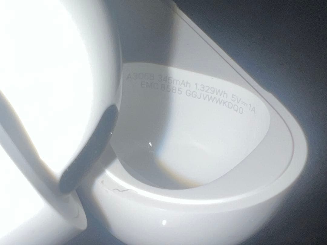 Apple AirPods 4 本体 充電ケーブル付き 一度だけ使用しました