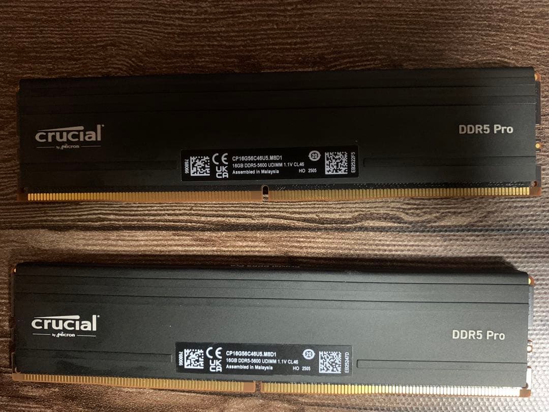 メモリー crucial DDR5-5600 Pro UDIMM 32GB