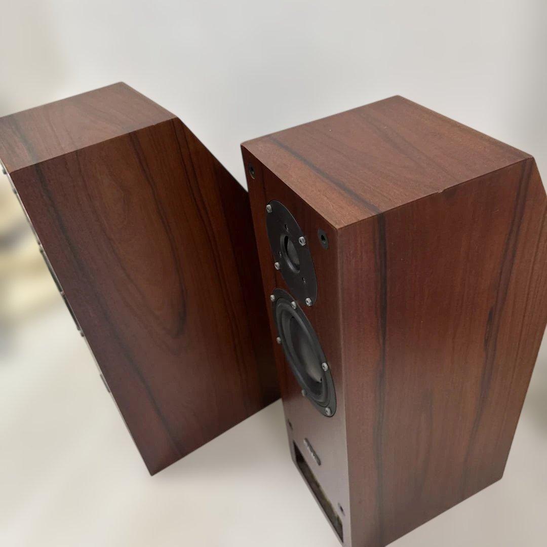 PMC フロアスタンディングスピーカー LB1