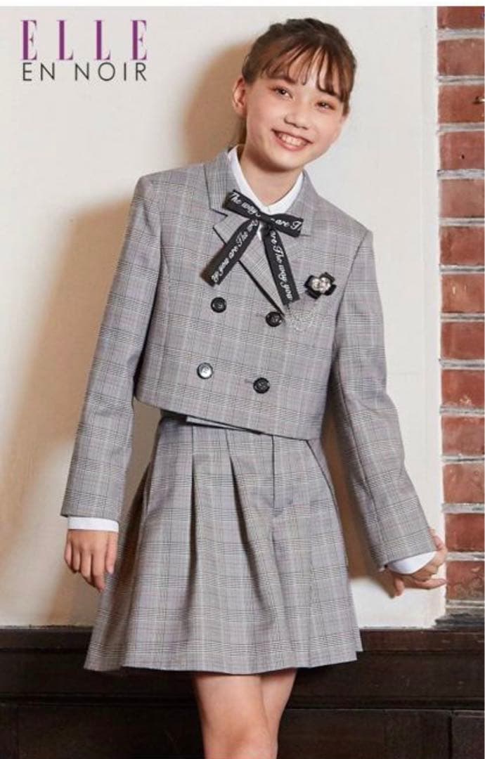 ★しずく★ELLE EN NOIR スーツ　160センチ　ソックス付き