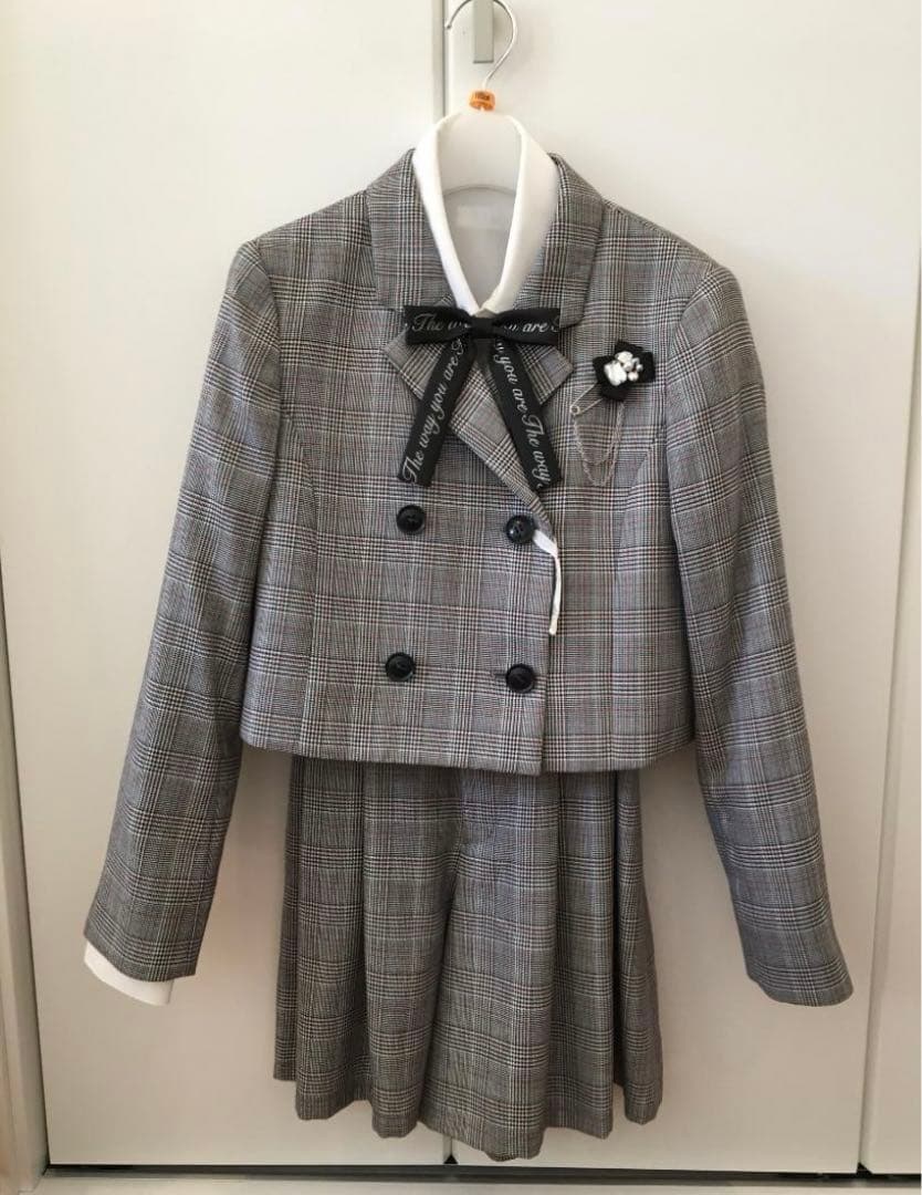 ★しずく★ELLE EN NOIR スーツ　160センチ　ソックス付き