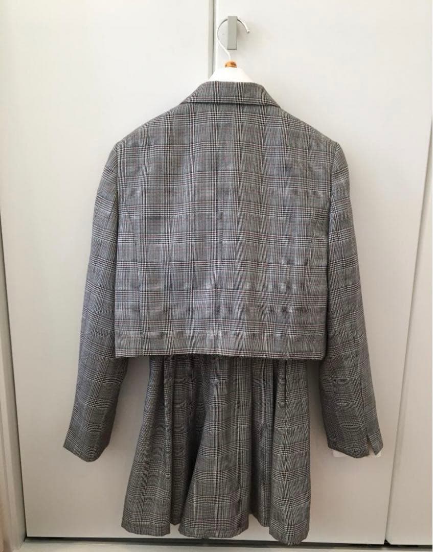 ★しずく★ELLE EN NOIR スーツ　160センチ　ソックス付き