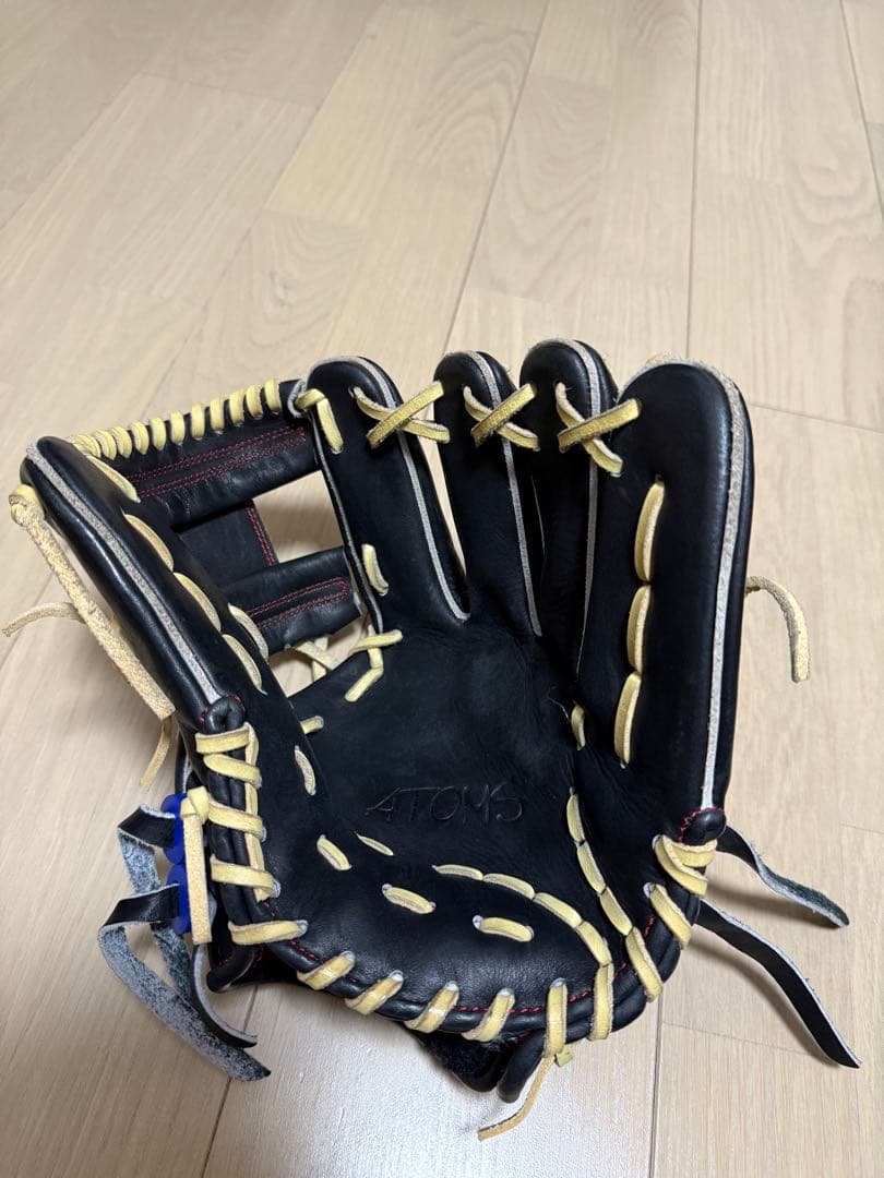 ケイジニキ　ATOMS 軟式グローブ 026型　週末値下げ中