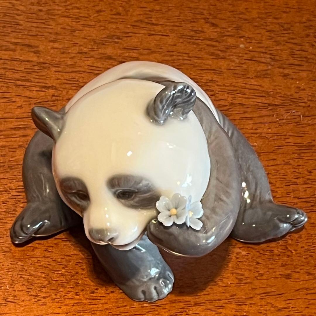 超美品　リヤドロ　パンダ　水色の花　フィギュリン　人形　陶器　置物　A オブジェ