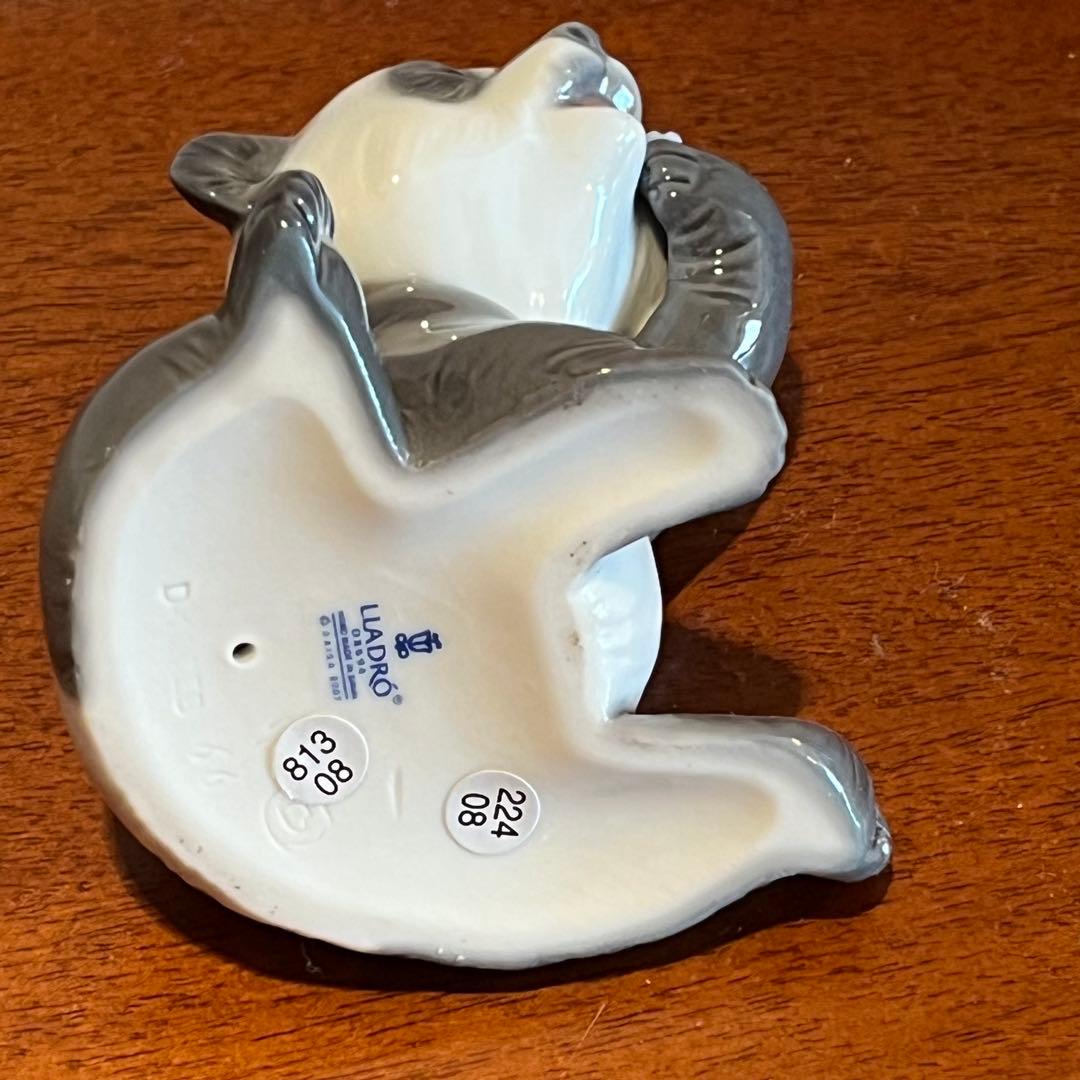 超美品　リヤドロ　パンダ　水色の花　フィギュリン　人形　陶器　置物　A オブジェ