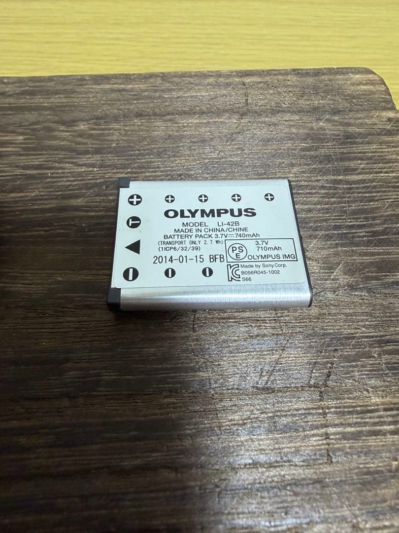 【極美品】OLYMPUS STYLUS VG-180 コンデジ　デジカメ