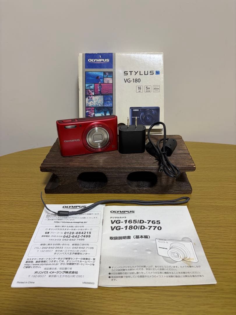 【極美品】OLYMPUS STYLUS VG-180 コンデジ　デジカメ