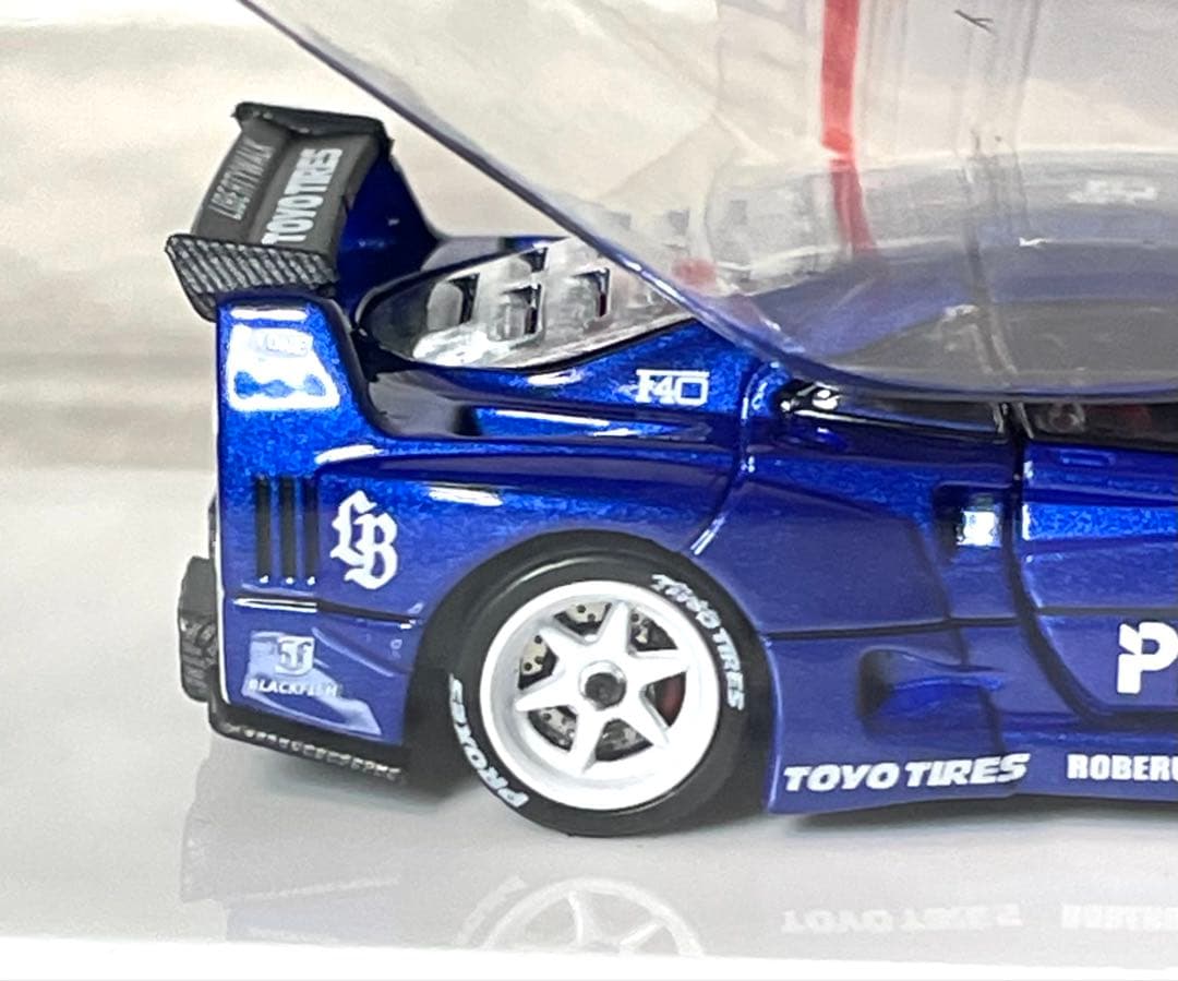 フェラーリF40 LBWK 1/64 ミニカー　ガルウィング開閉