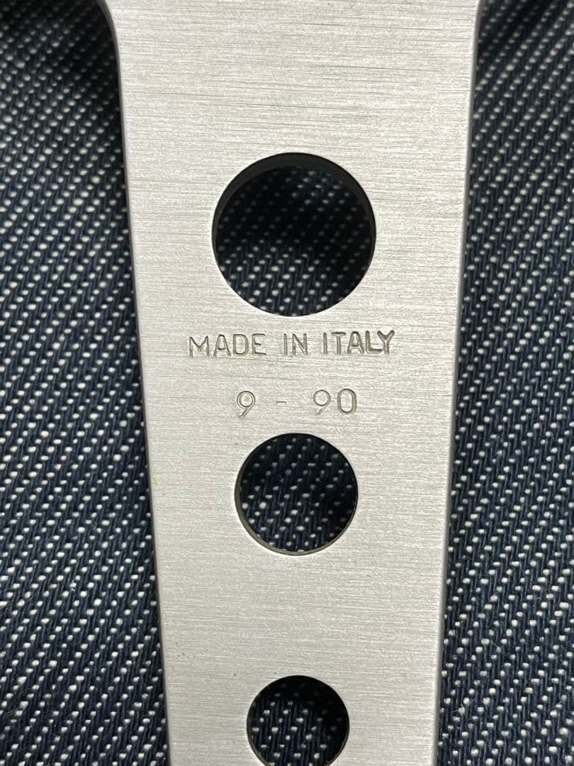 momo INDY ウッドステアリングホイール、 径32mm