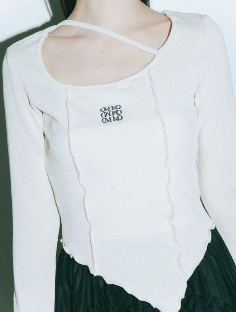 トップス crayme Asymmetry Hem Line Logo Tops