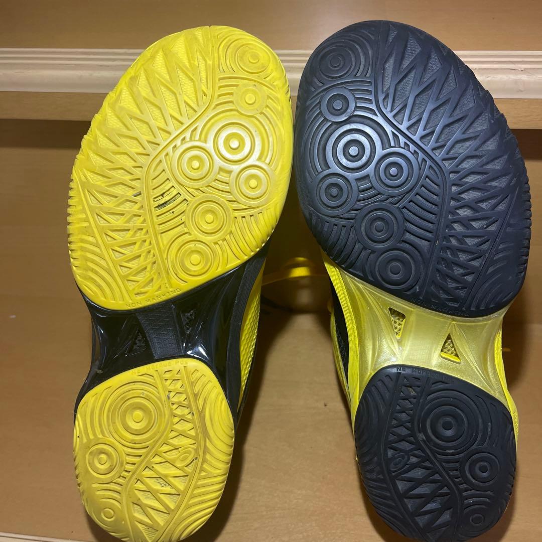 あやですASICS バレーボールシューズ 24.0cm 黒/黄 左右非対称
