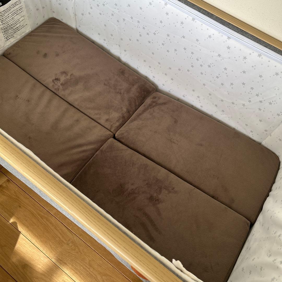 【ベビーベッド】可動ベビーベッドHZDMJダイソークッション付