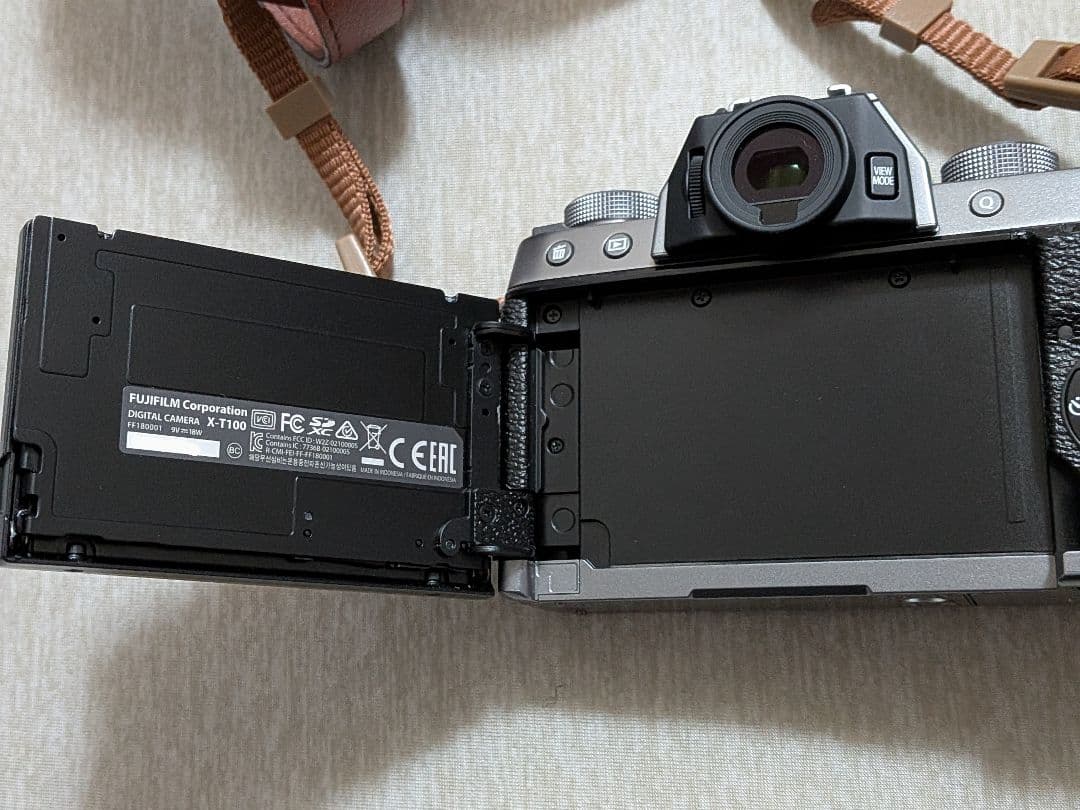 ハ*ン様 【最終値下】FUJIFILM X-T100 ボディ（ダークシルバー）ス