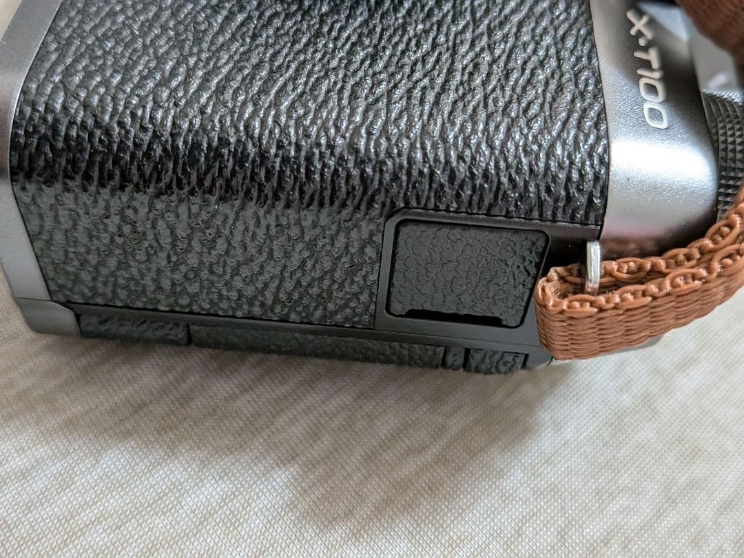 ハ*ン様 【最終値下】FUJIFILM X-T100 ボディ（ダークシルバー）ス