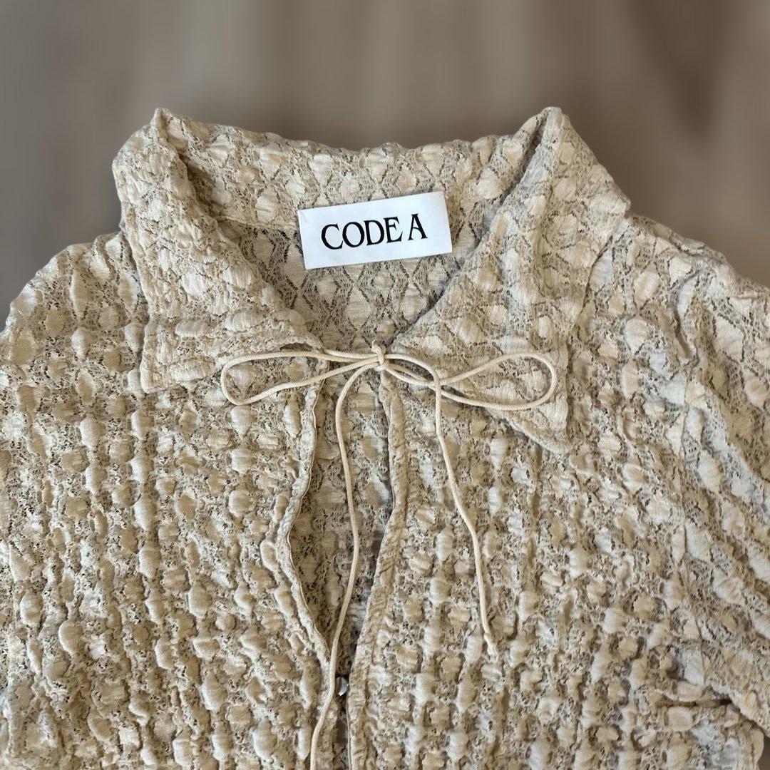 CODE A コードエーshrink lace blouse