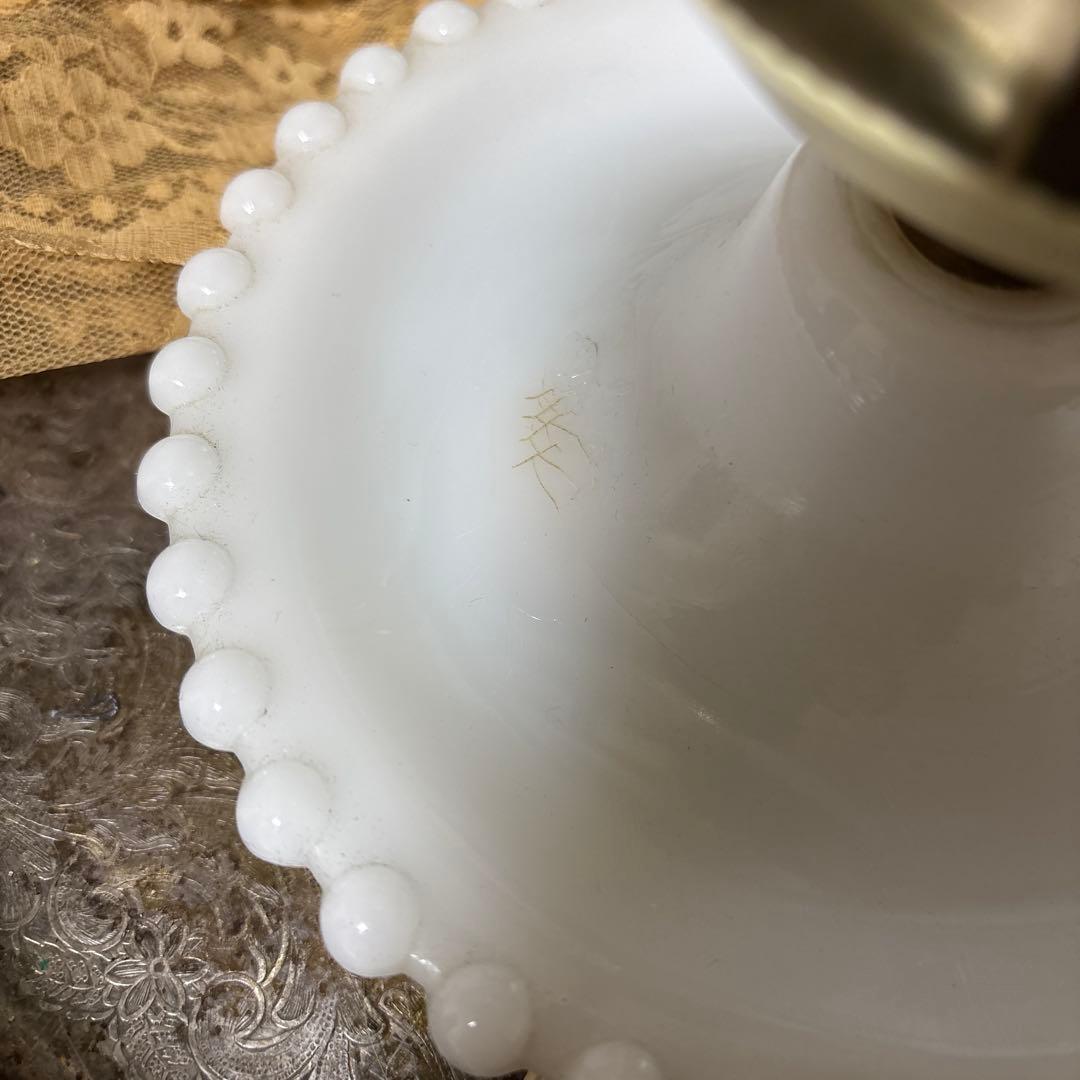 フェントン ボブネイルミルクグラス テーブルランプ