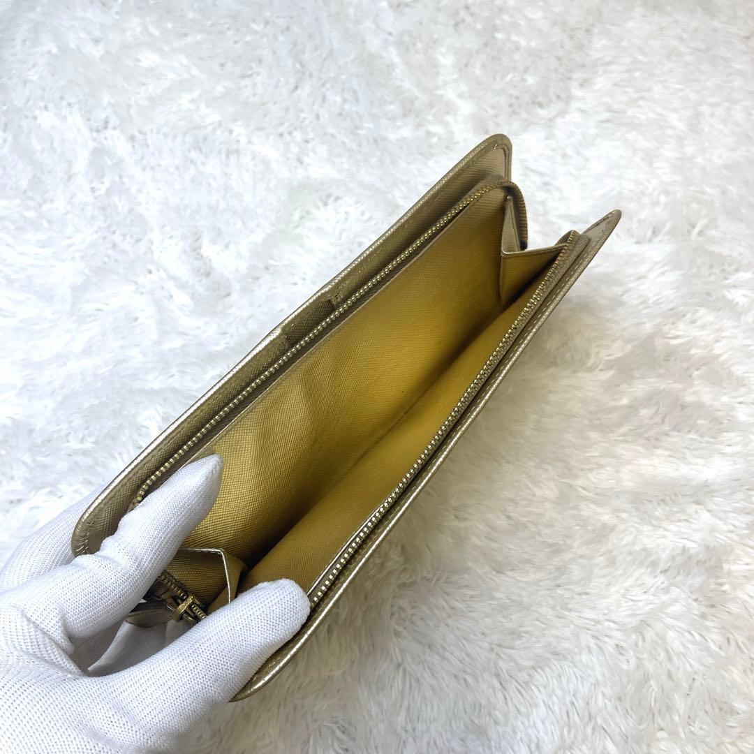 【美品】PRADA サフィアーノ 長財布 ゴールド　フラップ式　二つ折り