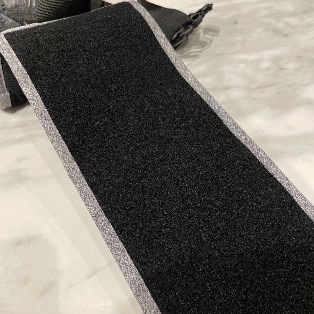 値下げしました。即購入ok【未使用品】グレーヒップシート抱っこひもnapnap