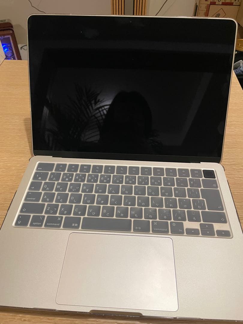 【極美品】MacBook Air M2 13.6インチ 8GB/256GB日本版