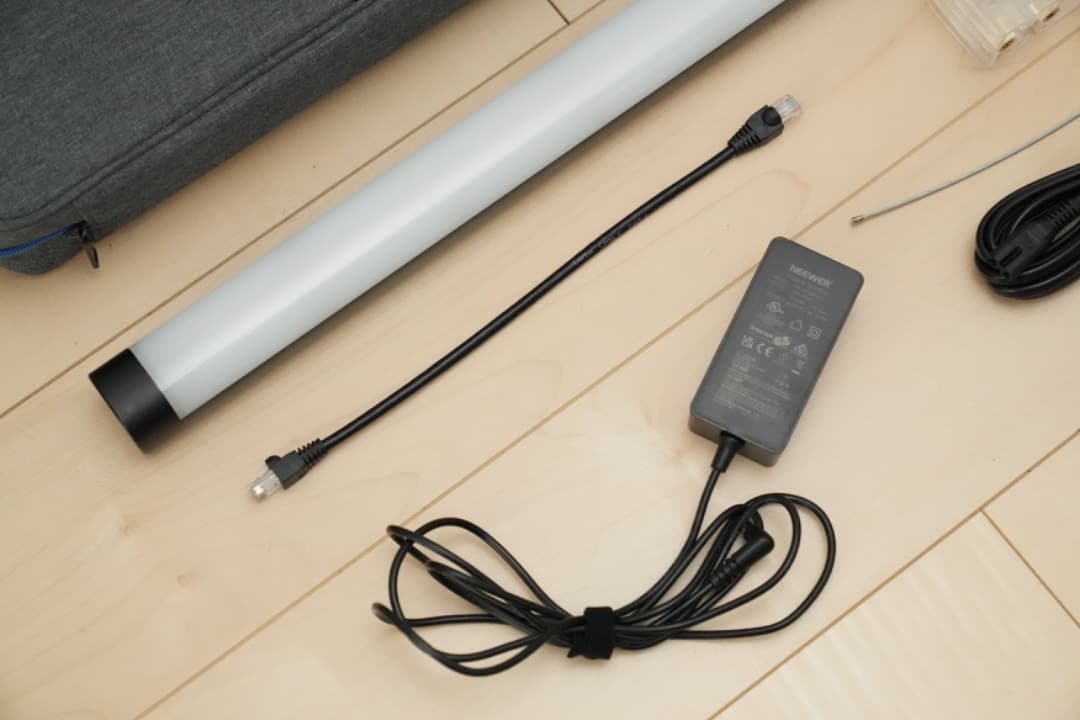 n*v様 送料込みNEEWER LEDライトセット 本体・ケース・付属品 TL6