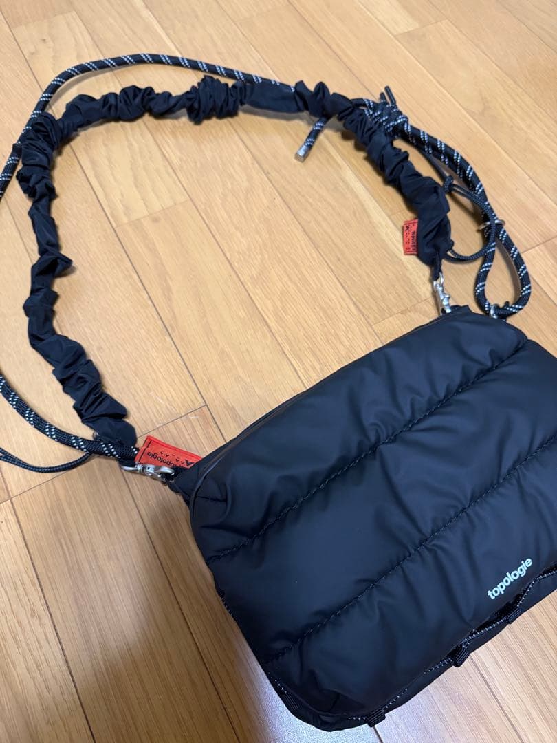 topologie ブラック ショルダーバッグ